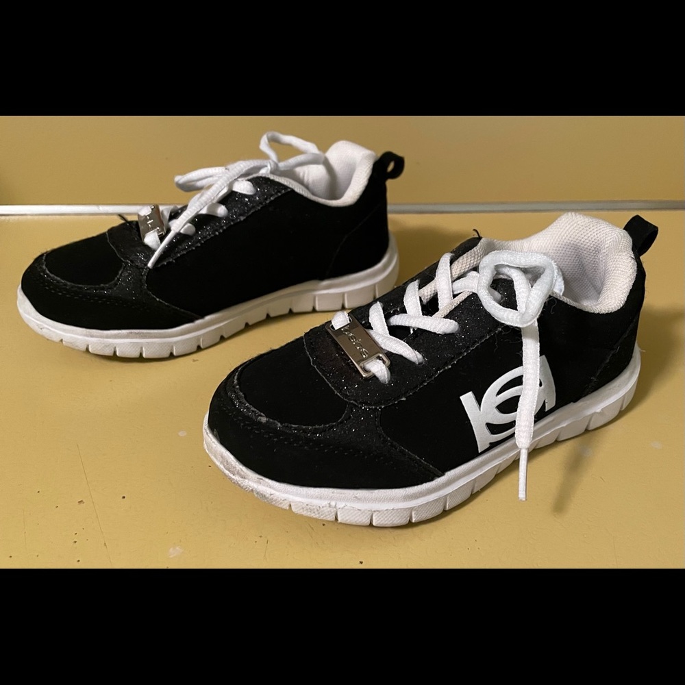 Bebe Girls Shoes, Size XL (11/12)